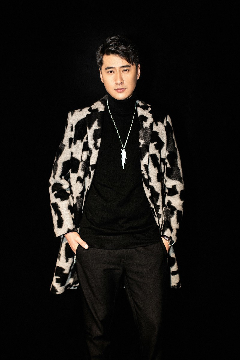 吴迪亮相那座城这家人发布会剖析角色性格传递拼搏精神