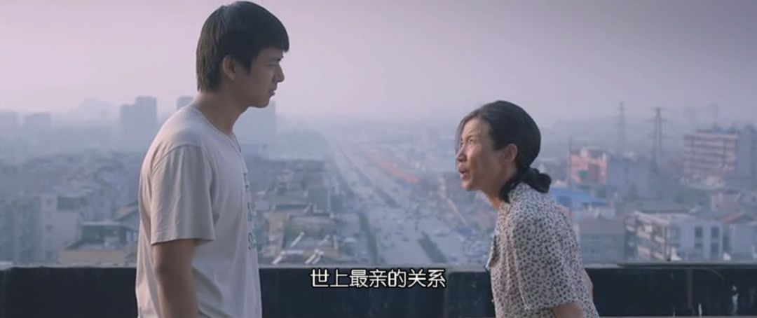 19岁时,他出演了自己人生中的第一部戏,《万箭穿心》.