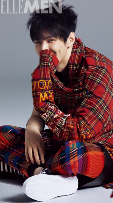 时尚小生彦希宽肩配大长腿多样绅士与盐系少年间自由切换