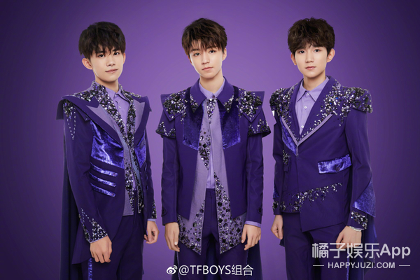 去了tfboys的5周年演唱会,简直来到了大型蹦迪现场