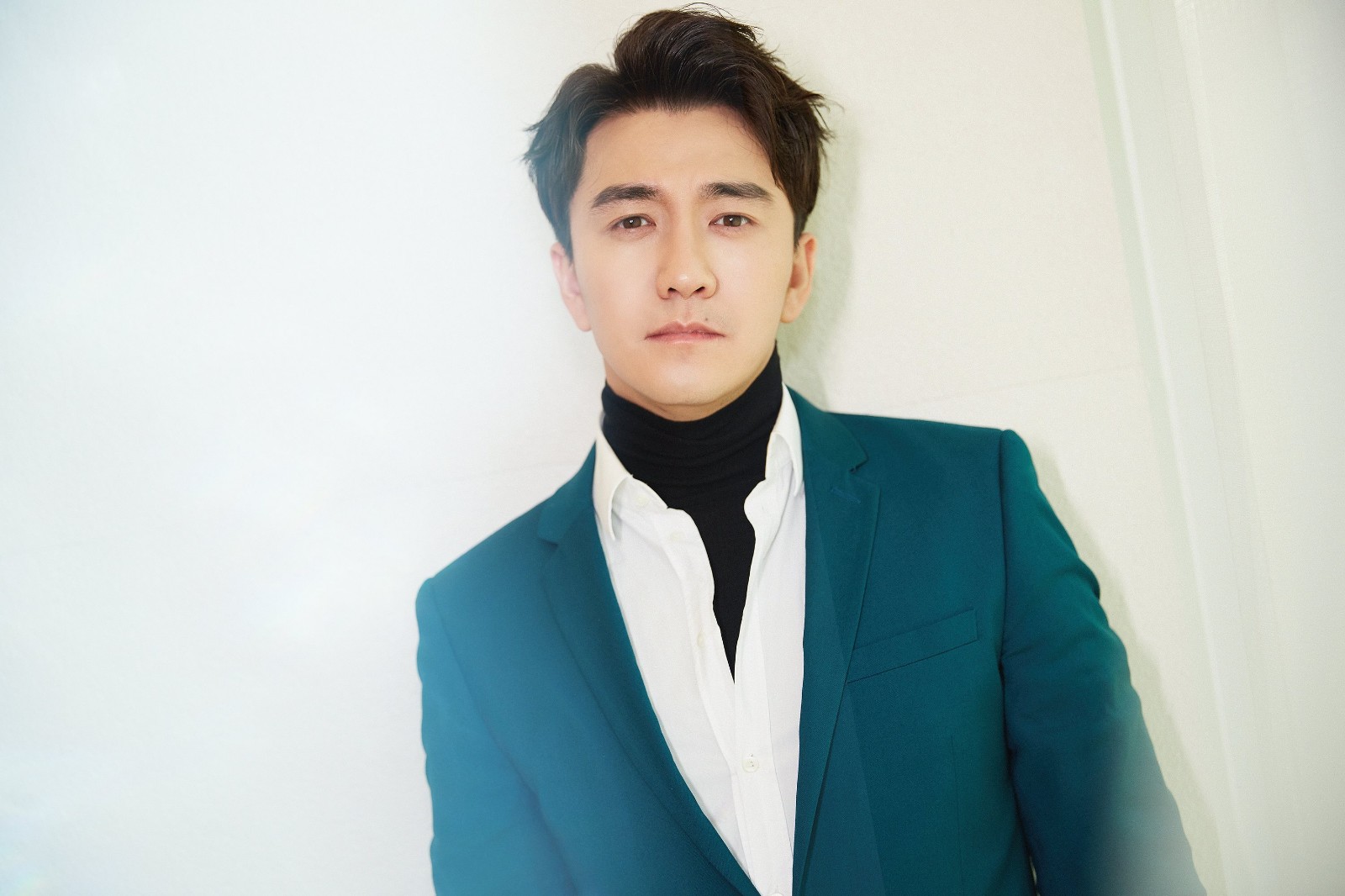 翟天临绅士风亮相时尚盛典获年度风度品质演员