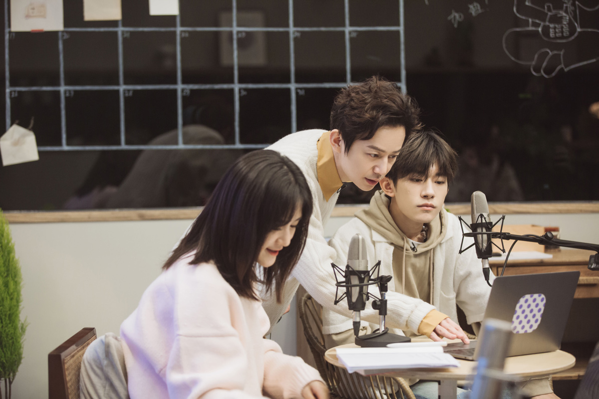 朋友请听好何炅安慰谢娜超暖心易烊千玺抗压能力让人心疼