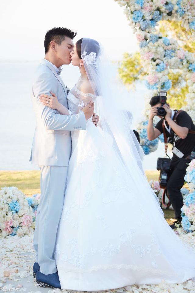 唐艺昕灿若繁星安以轩恍若云端她们的绝美婚纱美爆了