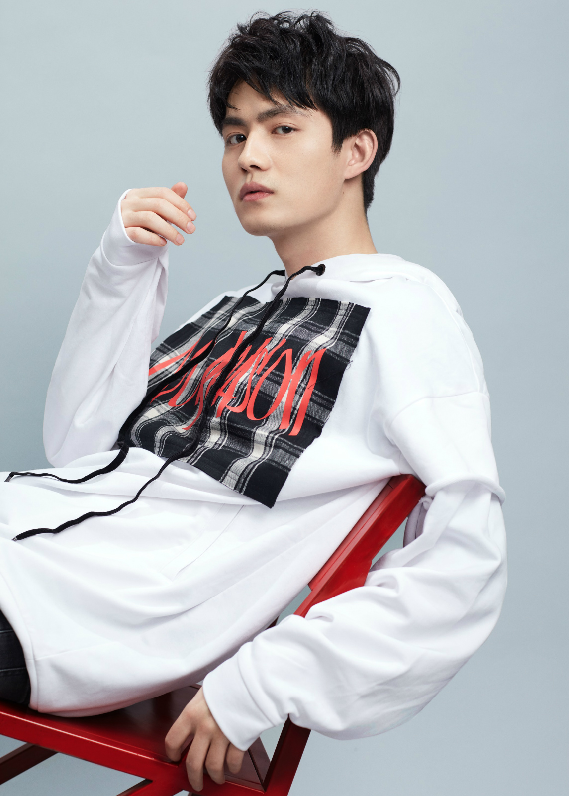 《大约是爱》发布定档海报 胡文喆化身十级宠妹学霸