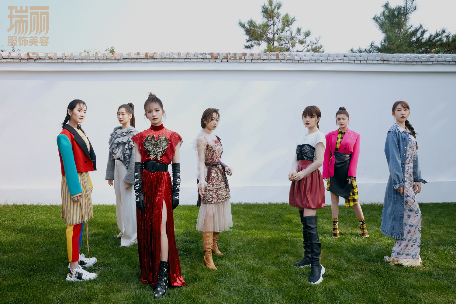 用潮范儿十足,可盐可甜的时尚搭配,演绎充满摩登味道的中国风