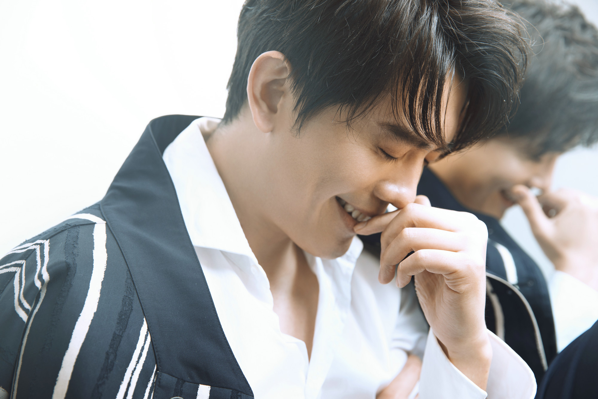 李亭哲颜值与演技并存的优质演员步履不停未来可期