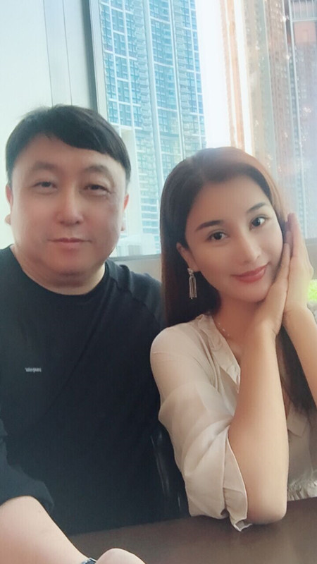 张虹一王晶同框合影  网友猜测欲合作新影片?