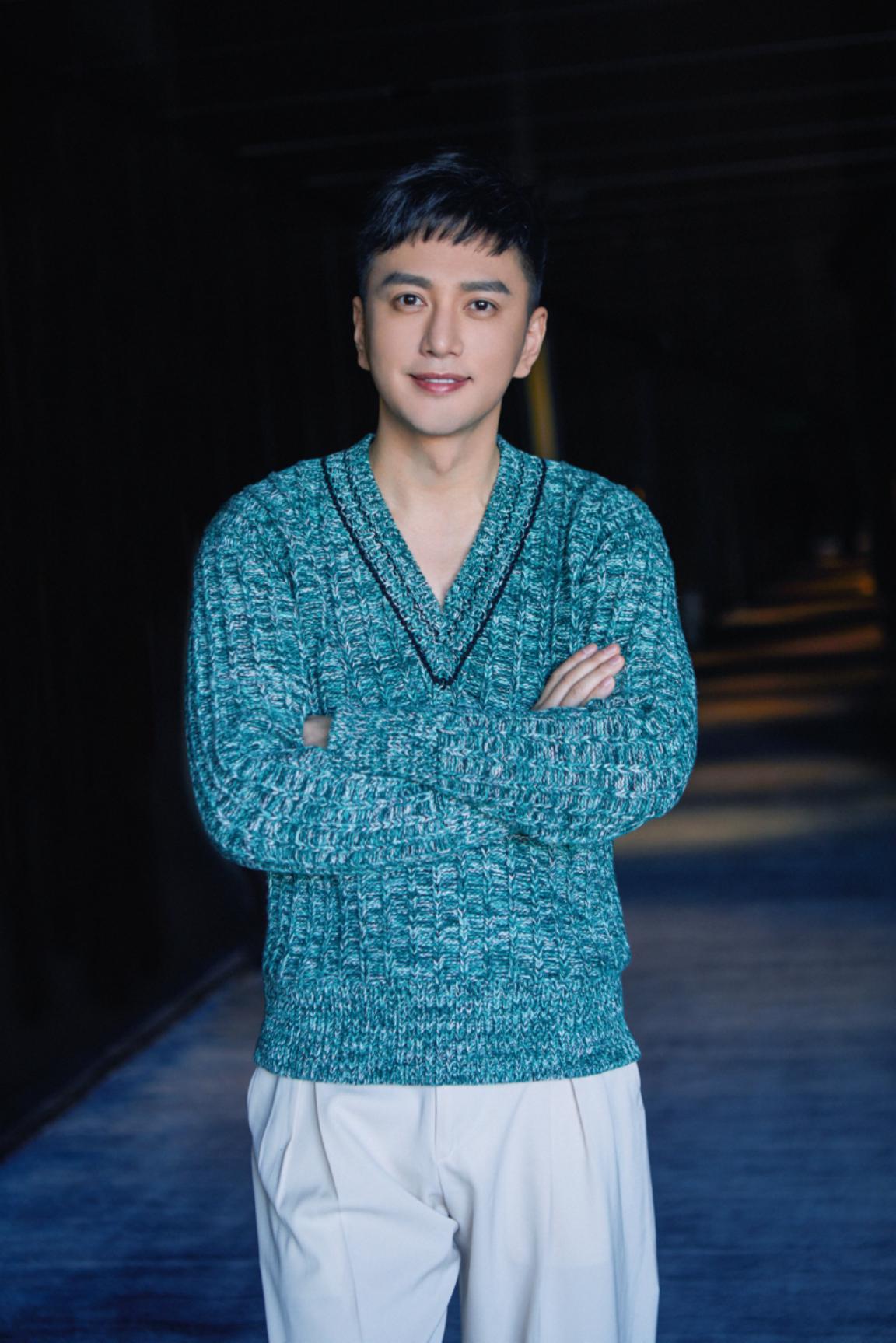 王仁君清爽亮相《知否》发布会 12月25日开启完美大哥的开挂人生