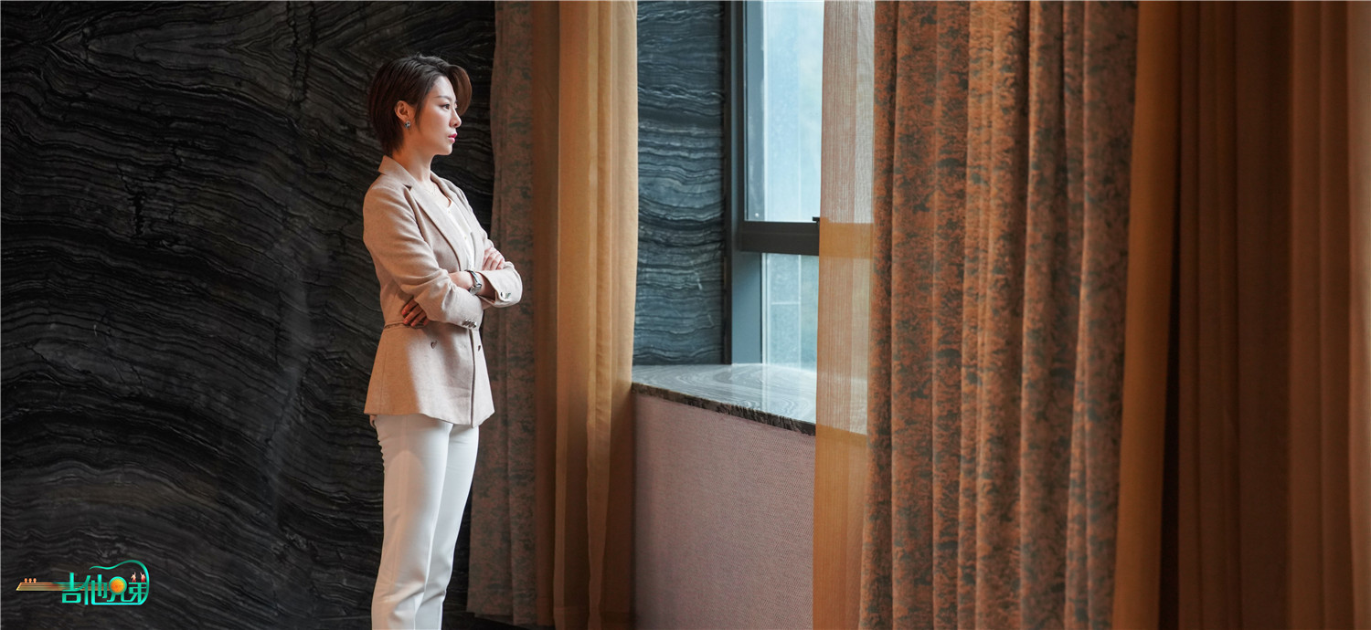 王汀吉他兄弟杀青化身职场精英女性引期待