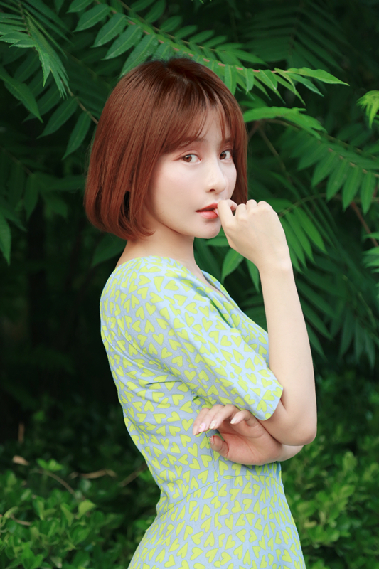 贡米夏日写真清新发布浪漫行走感受绿色时光