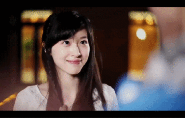 章泽天嘟嘴吐舌玩表情九连拍这根本就是对着老公撒娇的模样