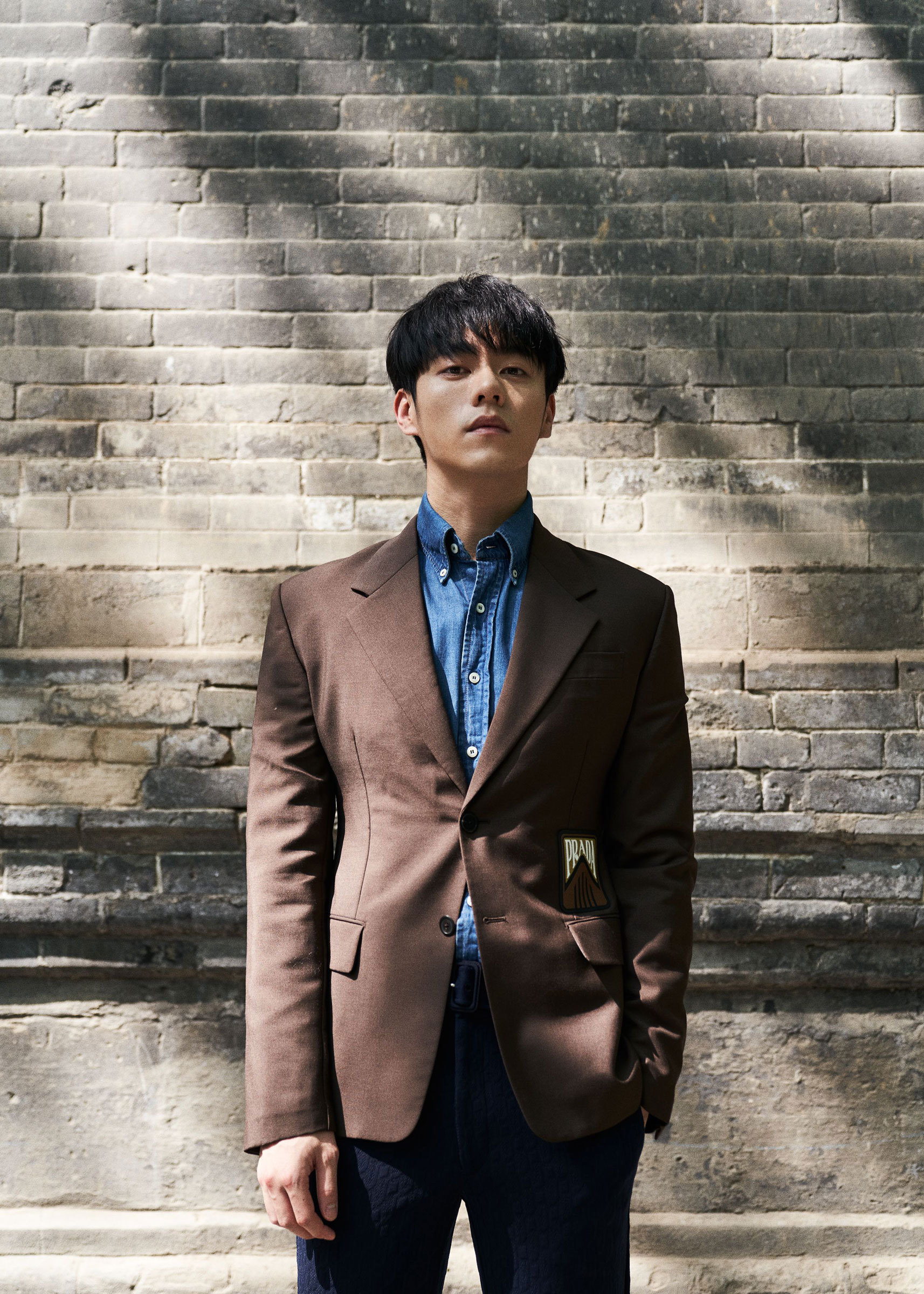 该剧集合了《延禧攻略》的原班制作团队,由白鹿,许凯,李程彬领衔主演.