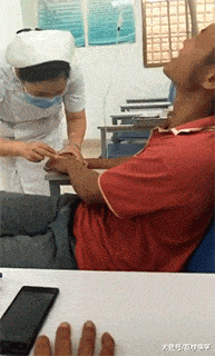 搞笑GIF:护士妹子给哥来个痛快的吧! - 360娱乐,你开心就好