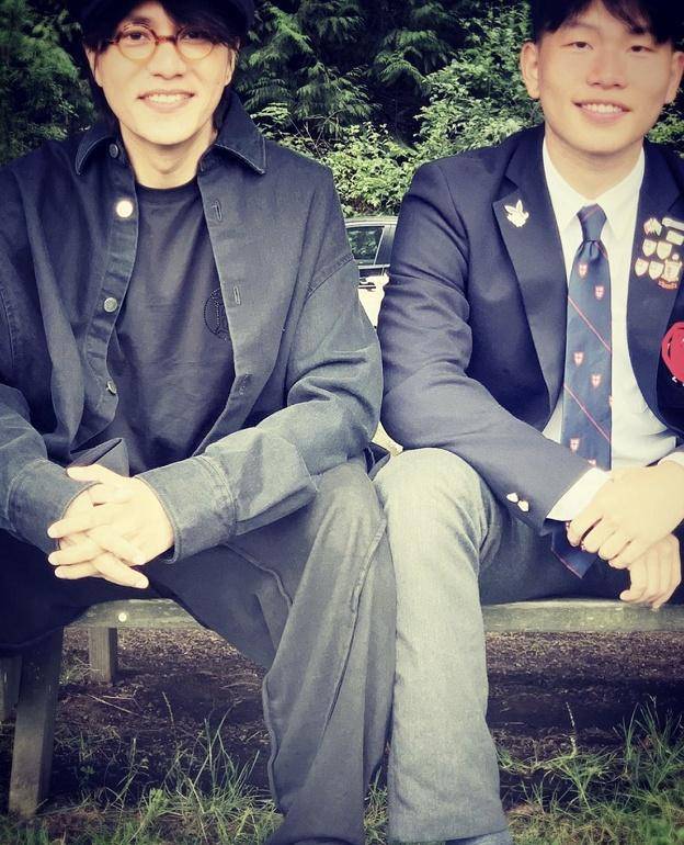 陈坤17岁儿子陈尊佑正脸照,颜值长相随母亲,你们能猜出是谁吗?