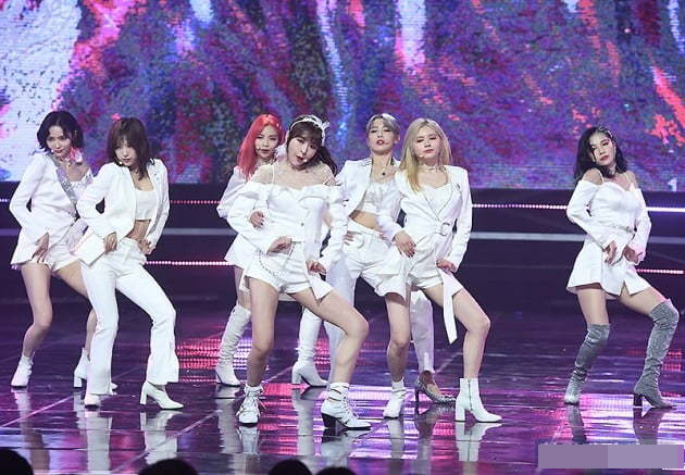 snh487senses登陆韩国打歌节目正式韩国kpop出道