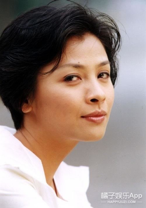 她儿子都快上大学了!