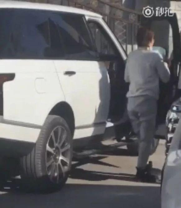 张继科景甜晒牵手照公布恋情！发糖这么久，终于变成明晃晃的狗粮