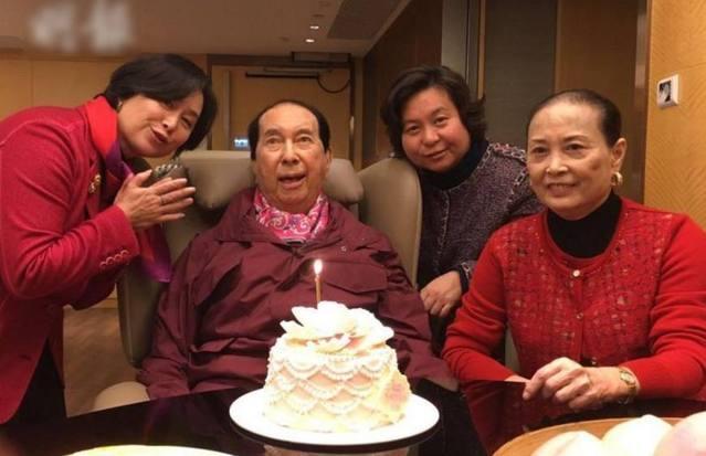 賭王何鴻燊95歲壽宴, 四個太太齊聚如後宮爭寵! - 360娛樂,你開心就好