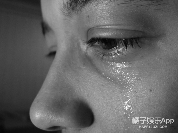 难过时忍住不哭很酷?其实偶尔哭泣对身体有好处