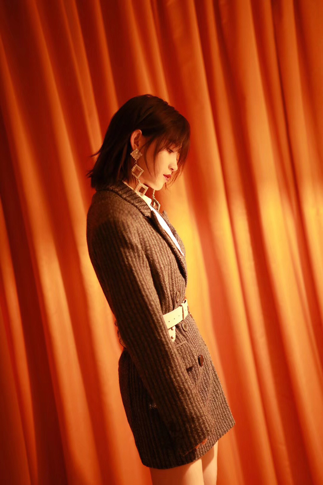 苏青西装亮相全球华语金曲奖 凭《相忘》摘得最具影响力剧集歌曲