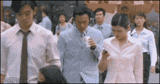 搞笑GIF: 过分了啊, 说好的一起放手, 怎么都跑了 - 360娱乐,你开心就好