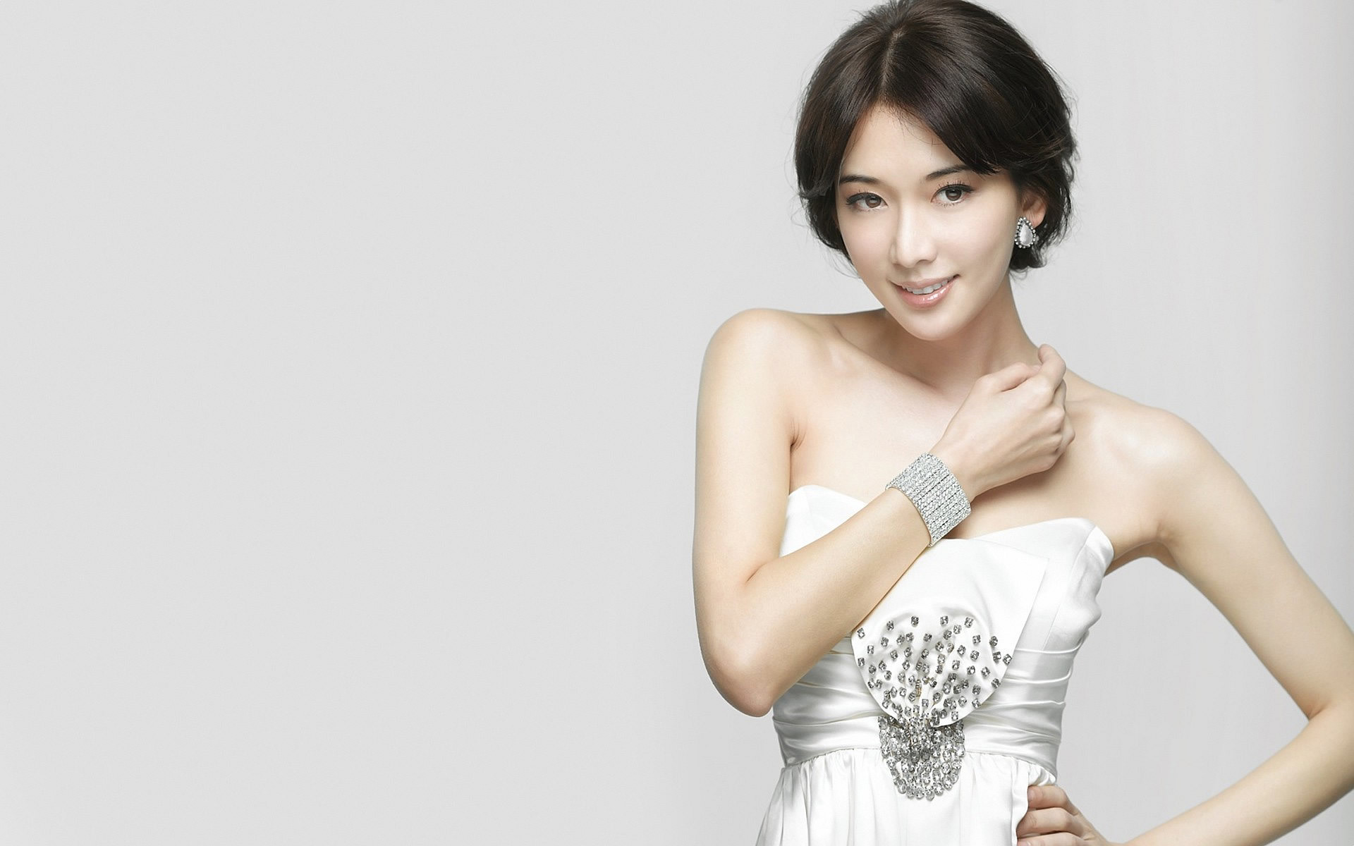 拥有最性感锁骨的5大女星 第1位竟是她 360娱乐