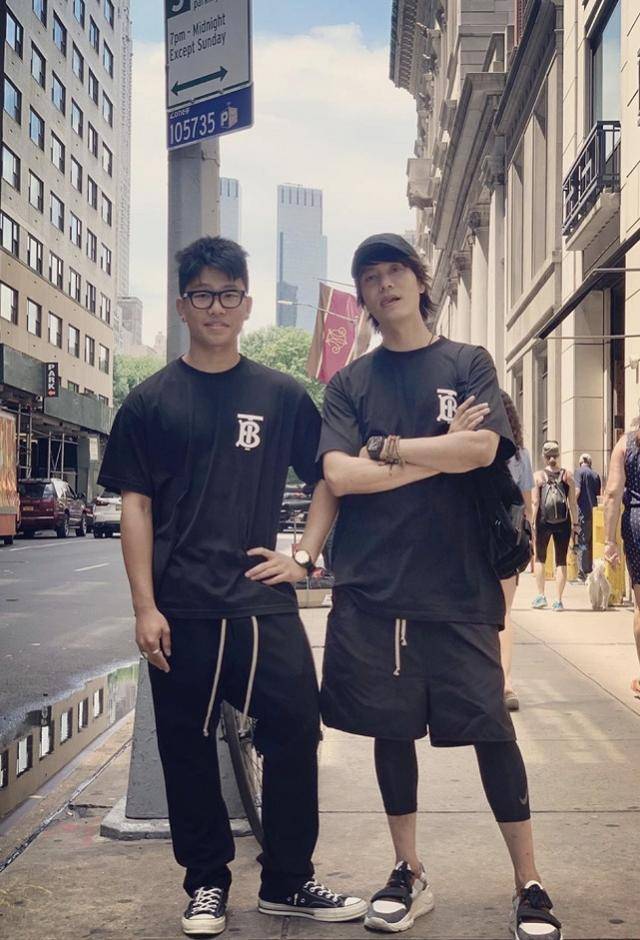 陈坤17岁儿子陈尊佑正脸照,颜值长相随母亲,你们能猜出是谁吗?