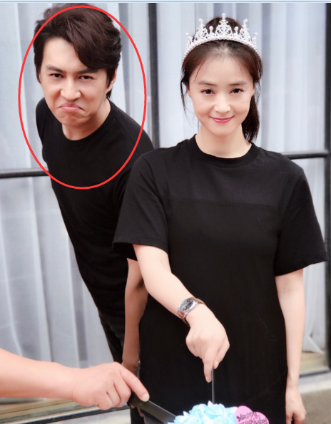 靳东大概是演艺圈里最会抢镜的艺人吧