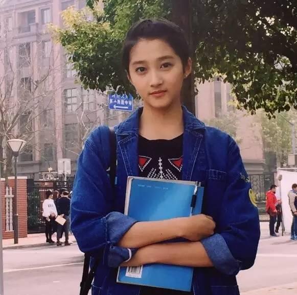 学霸关晓彤要留级她真的要和王俊凯做同学了吗