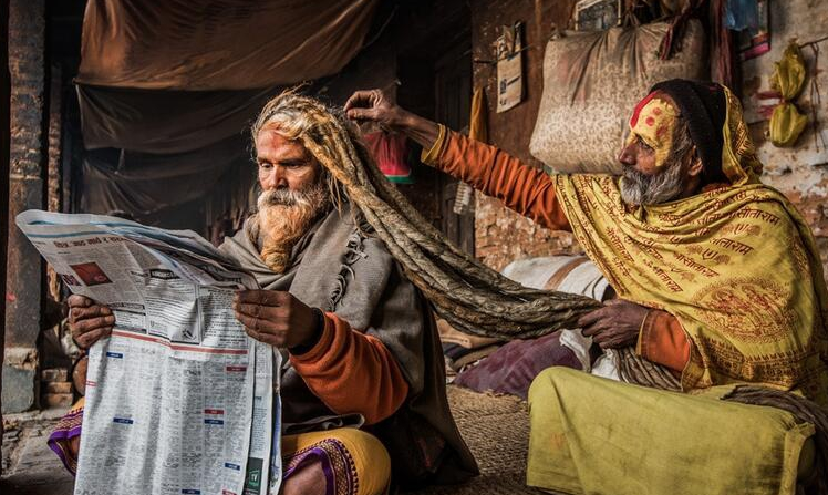 直击印度强悍的苦行僧 有人举手姿势保持40多年