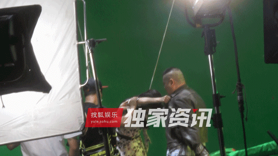 瞎了，佟丽娅和岳云鹏居然拍吻戏了！