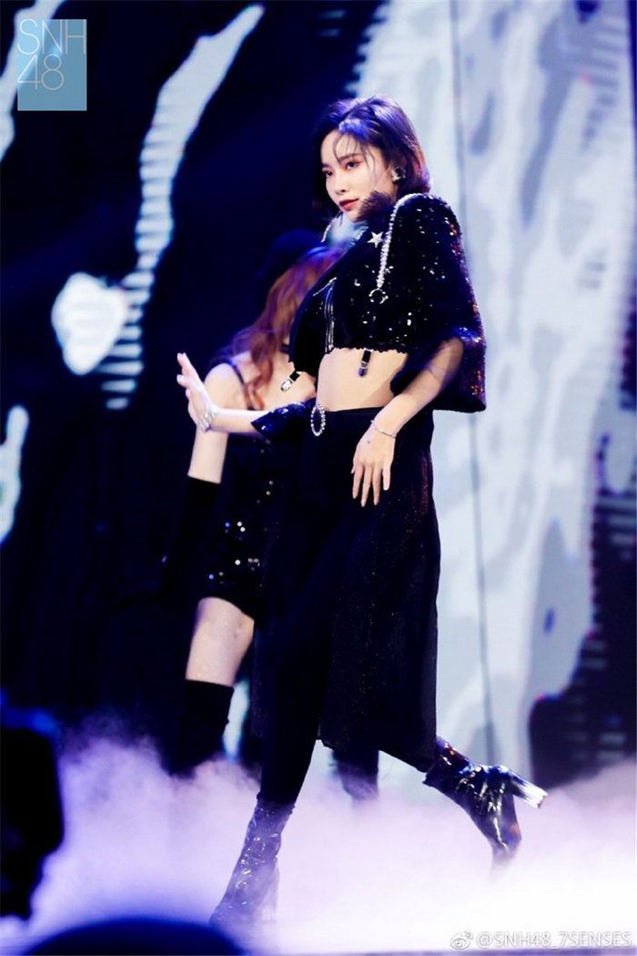 孔肖吟戴萌陈琳演出当天,7senses的七位成员赵粤,许佳