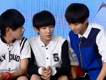 三个师兄王俊凯王源易烊千玺偏向音乐舞蹈,而他却是在往演艺方面发展.