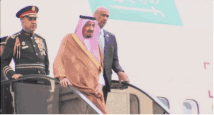 金飞机,金电梯,还有25个帅王子,沙特国王的全球