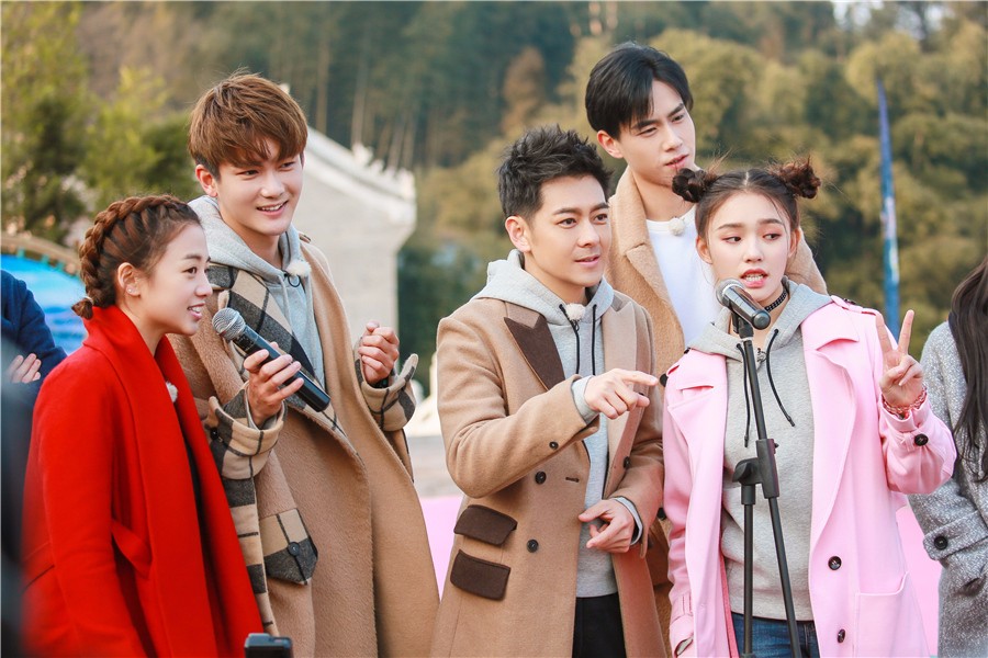 二十四小时林允向白敬亭撒娇遭拒小白这招没用