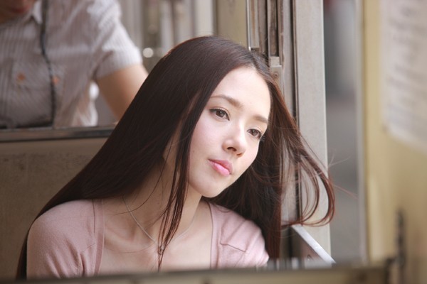 郭碧婷长发飘飘笑靥如花宛如降临凡尘小仙女