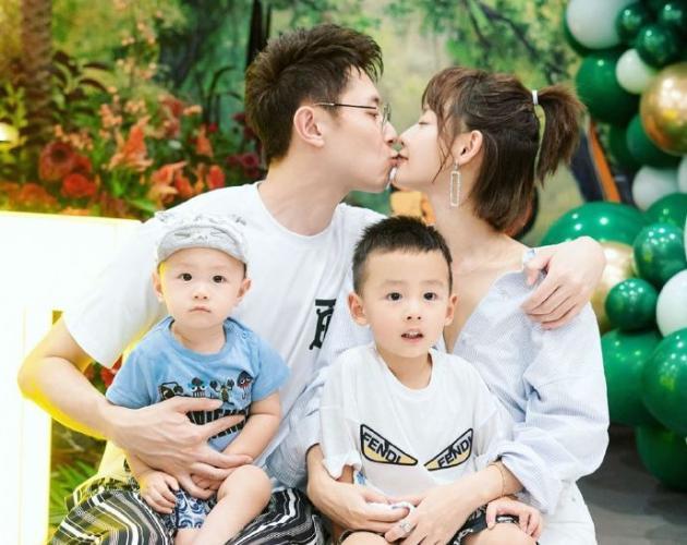 曾与杜淳相恋7年,后嫁富二代生育两子,如今被宠成公主