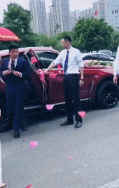 搞笑GIF: 孩子，一看你就知道捡来的！ - 360娱乐，你开心就好