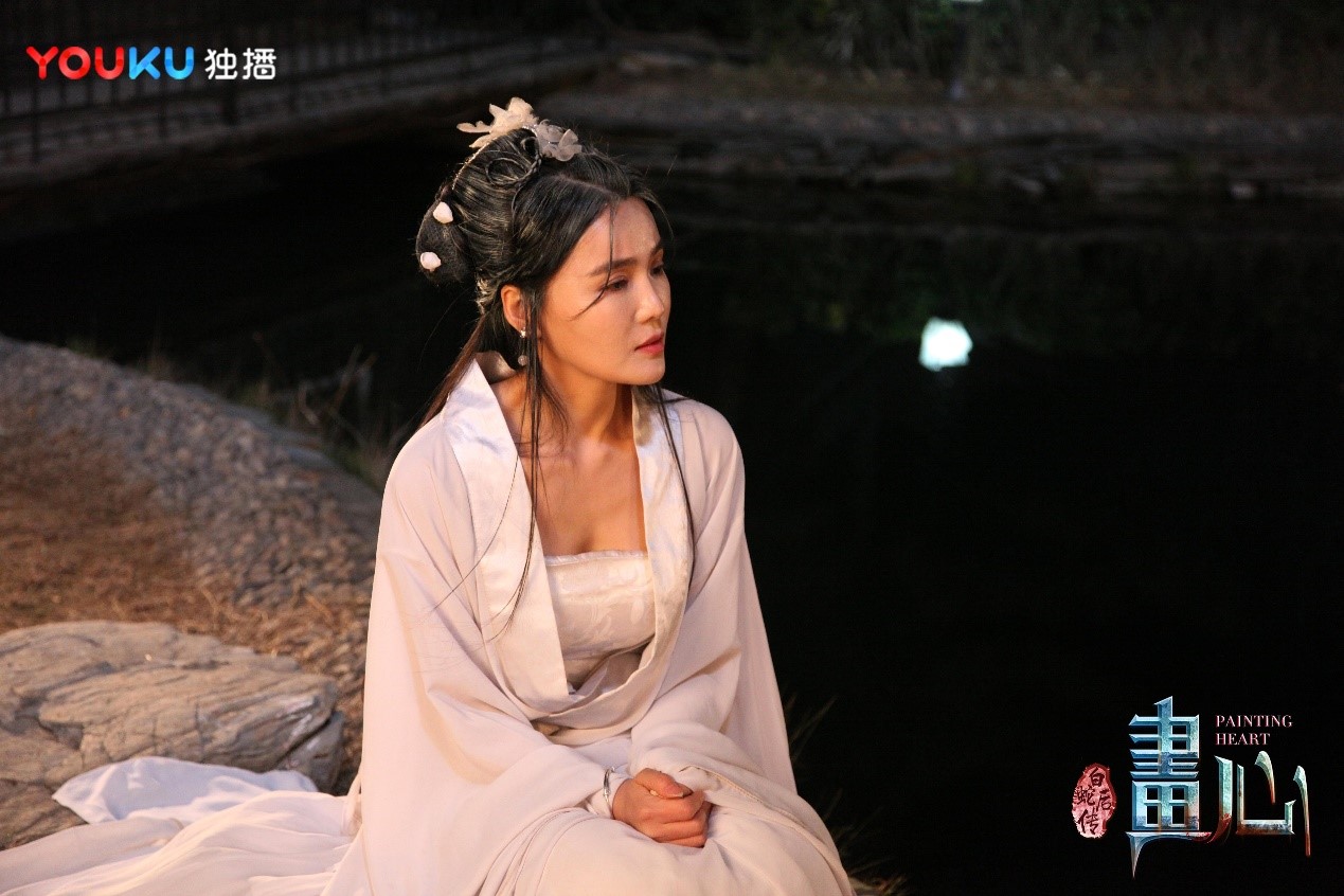 是由魏杰担任出品人,总制片人,导演,齐妙,孟屹担任制片人,齐妙,闫薇儿