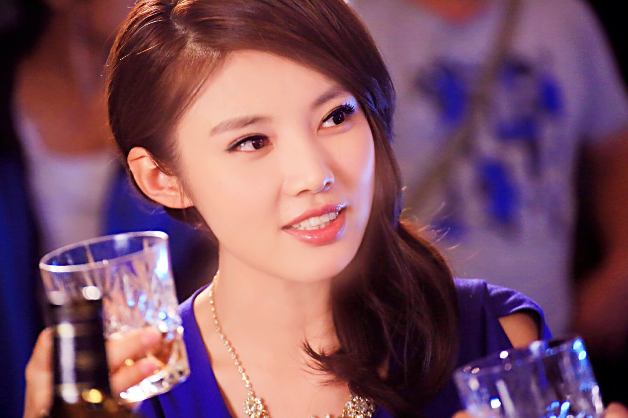 真正流量实力派!解析徐冬冬一年5部热作霸屏大小荧幕真相