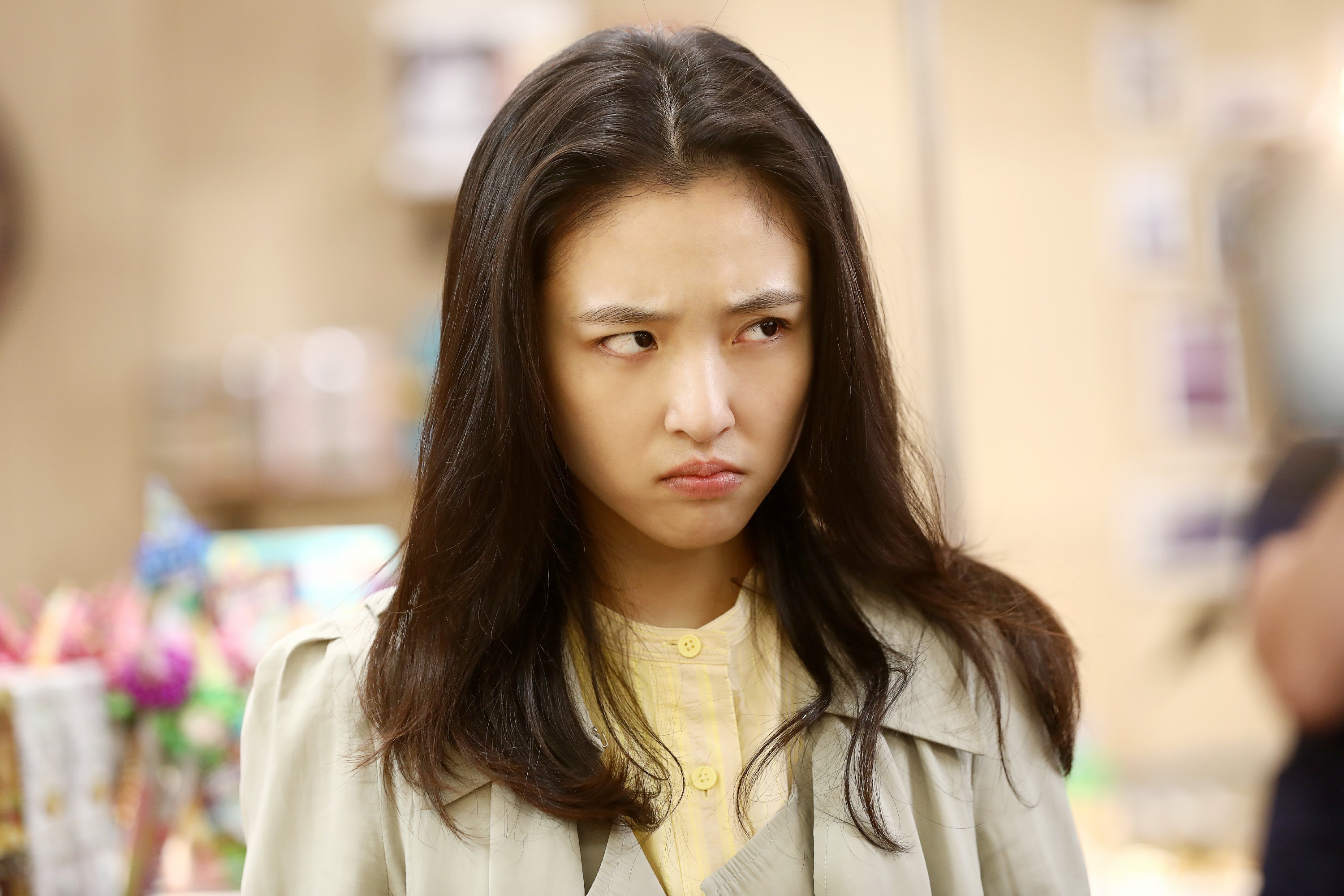 青春剧《我只喜欢你》自开播以来,由吴倩饰演的女主角赵乔一就受到了