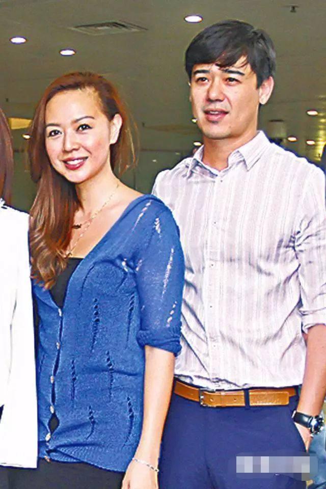 后便告别tvb,她与混血老公在10年结婚,婚后钟丽淇育有两位女儿便渐渐