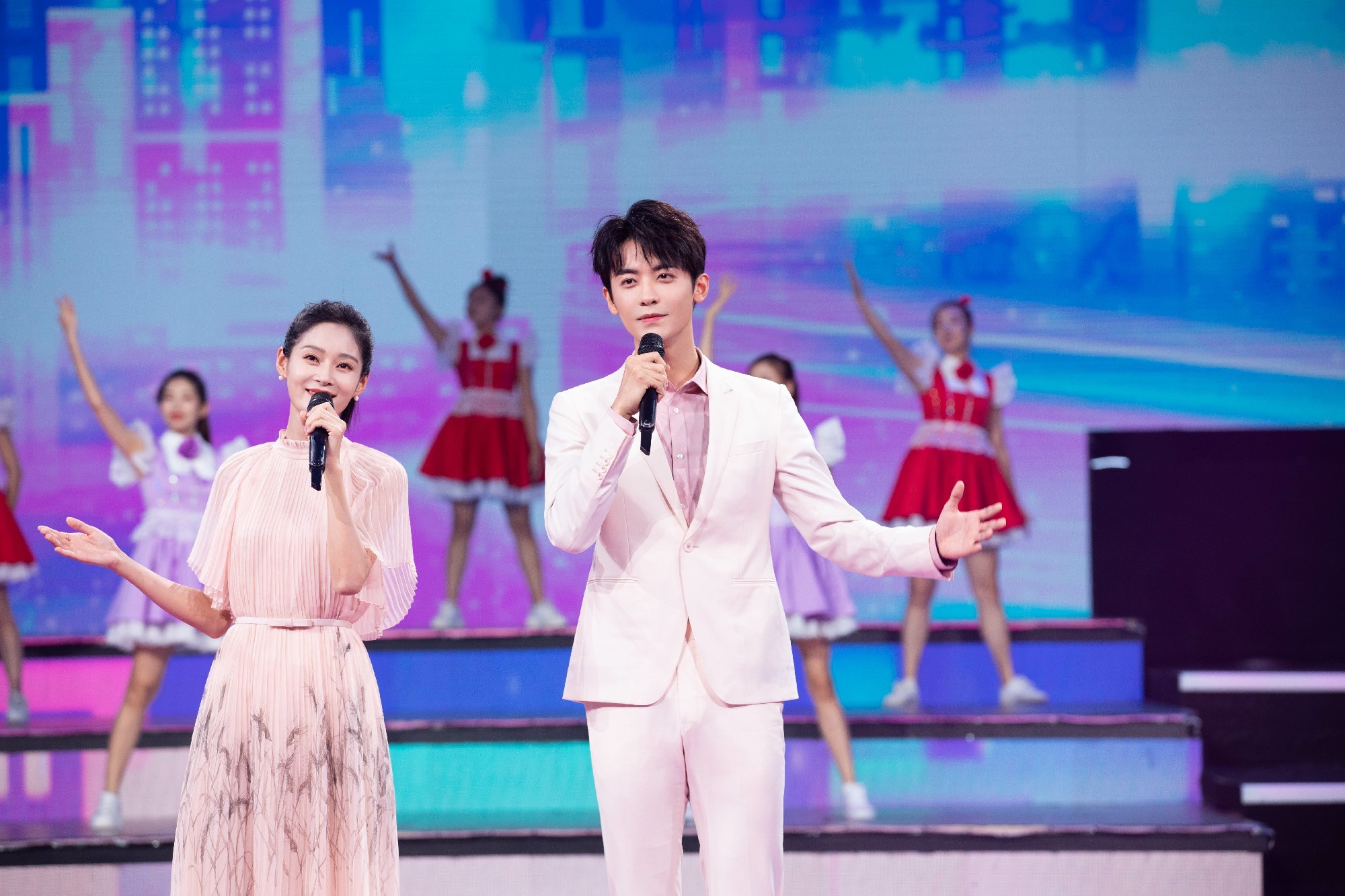 演员赵志伟央视首秀《我们都是追梦人》为祖国筑梦 - 360娱乐,你开心就好