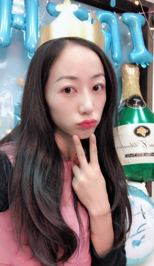 工作室斥巨资为韩雪打造派对素颜美人不及手上大钻戒抢镜
