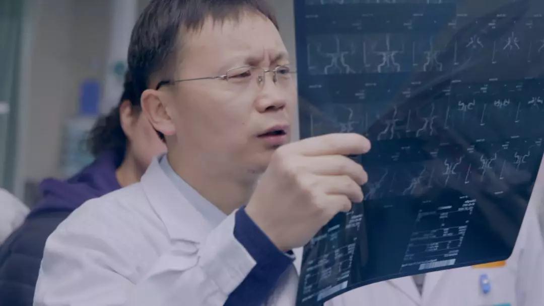 大型医疗人文纪录片《医心》举办看片会 解密超级医院 阐释医者仁心 -