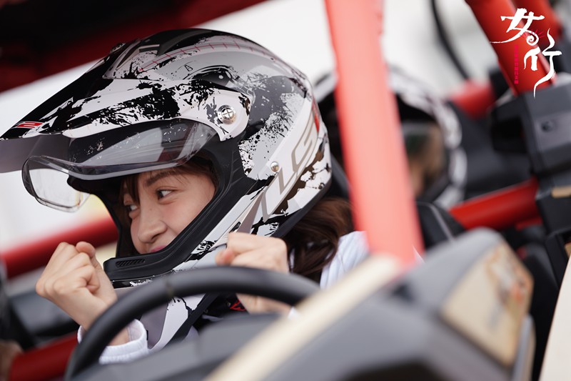 新一代明星赛车手诞生?包文婧《女行》秀惊人专业驾车技术 - 360娱乐,