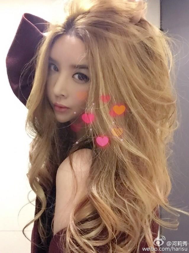 河莉秀从去年12月开始,就不断在社交网发布新照,几乎每一张都不同样子