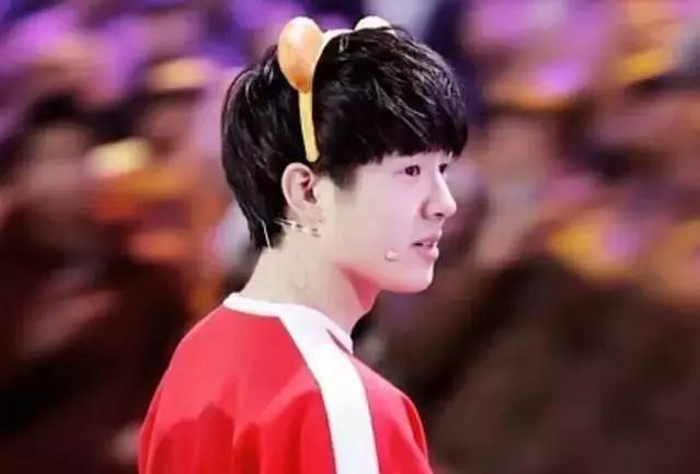 刘昊然女装扮相撞脸杨幂,说好的"钢铁直男"呢?
