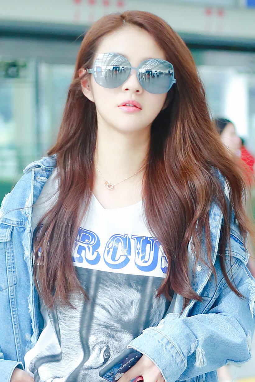 五月全面复工c位皇后安以轩心情大好气色佳