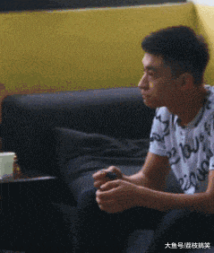 搞笑GIF: 你永远也猜不到他下一个数字会怎么写 - 360娱乐,你开心就好